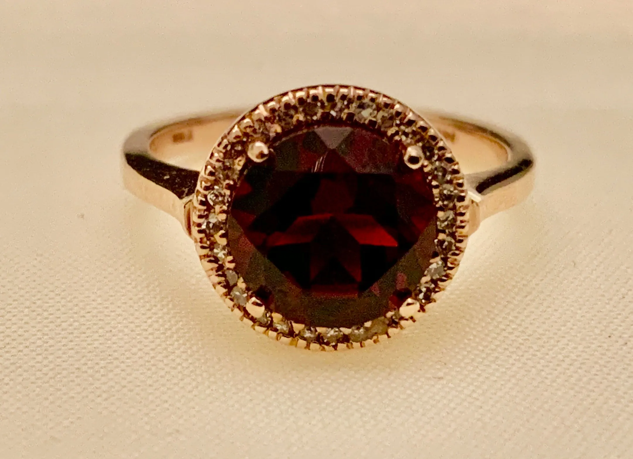 14K ROSE GOLD GARNET & DIAMOND RING