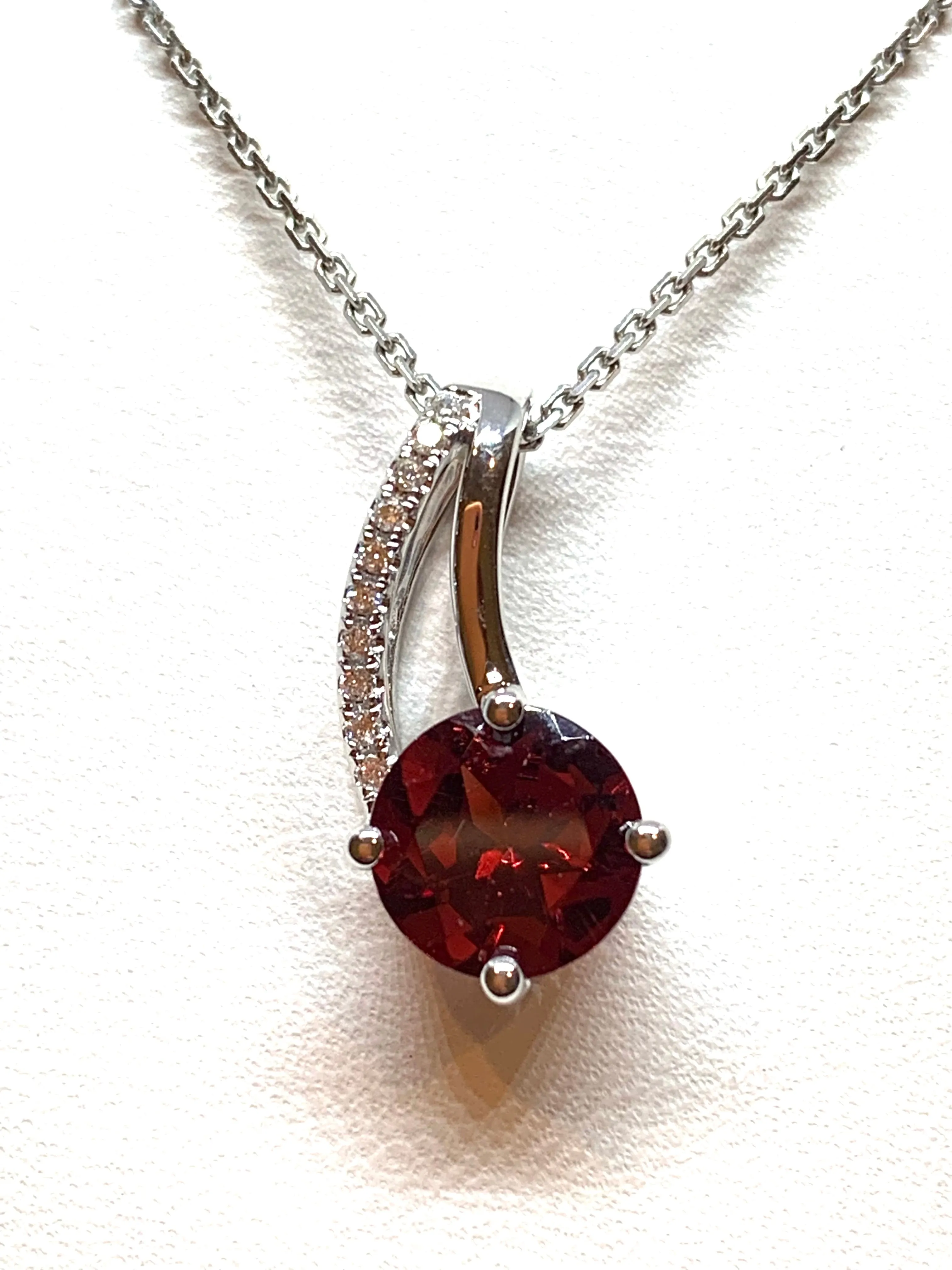 14kt White Gold Mozambique Garnet Pendant