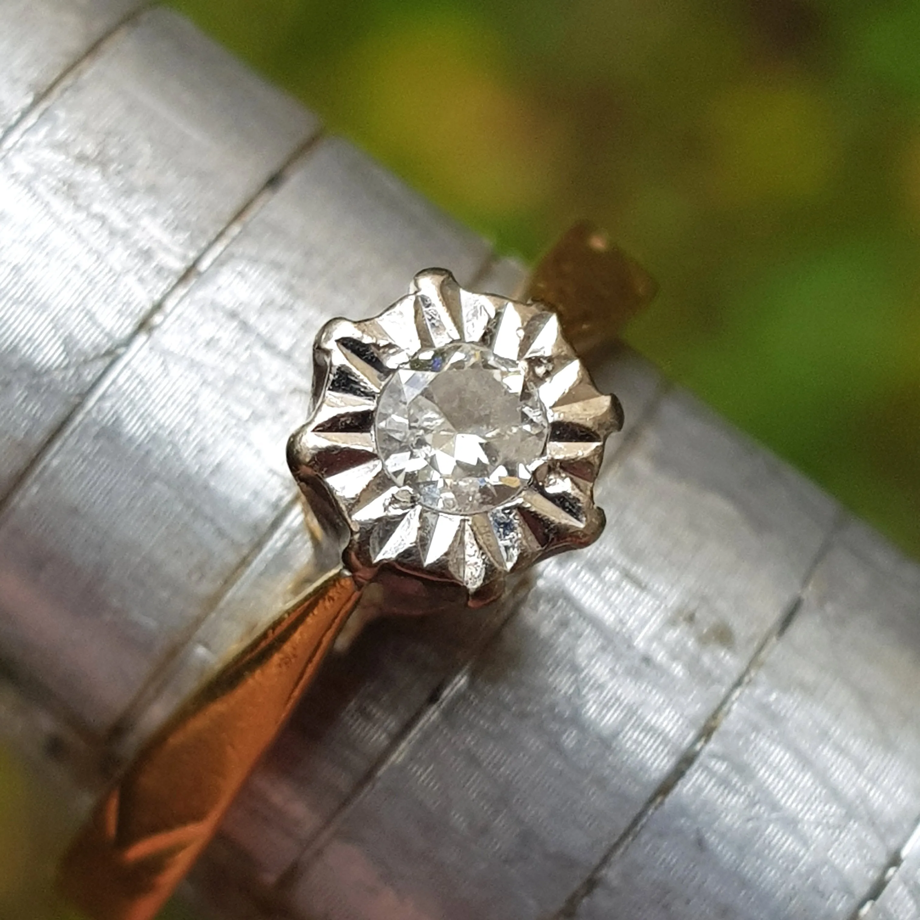 18k Gold Diamond Solitaire Daisy Style Ring 0.15cts Size U.K L Vintage Circa 1950