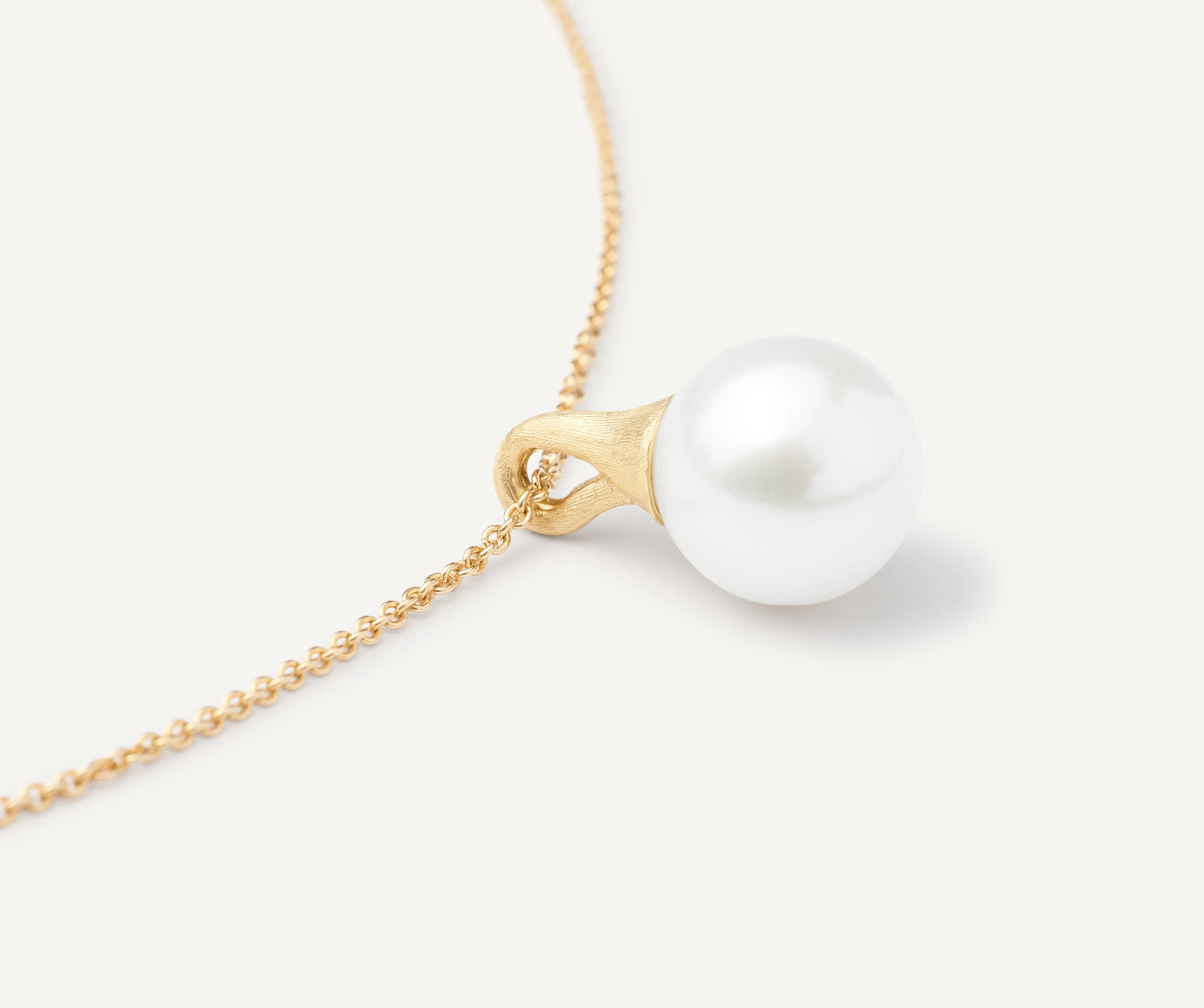 18K Yellow Gold Pearl Pendant Necklace