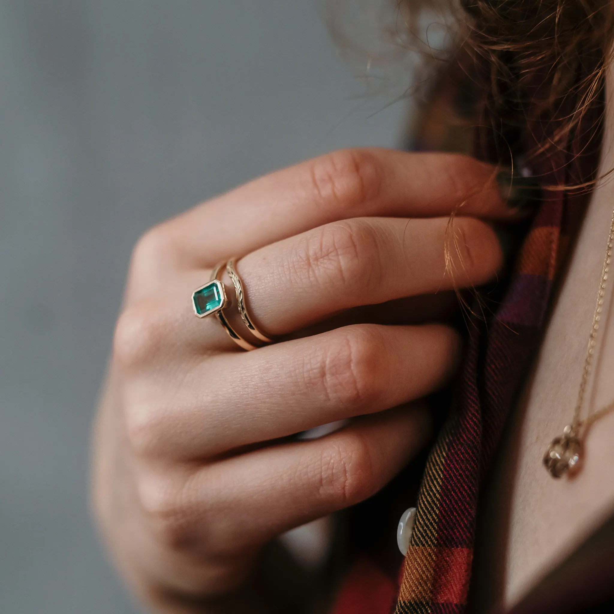 Cremation Emerald Bezel Ring In Gold With Ashes