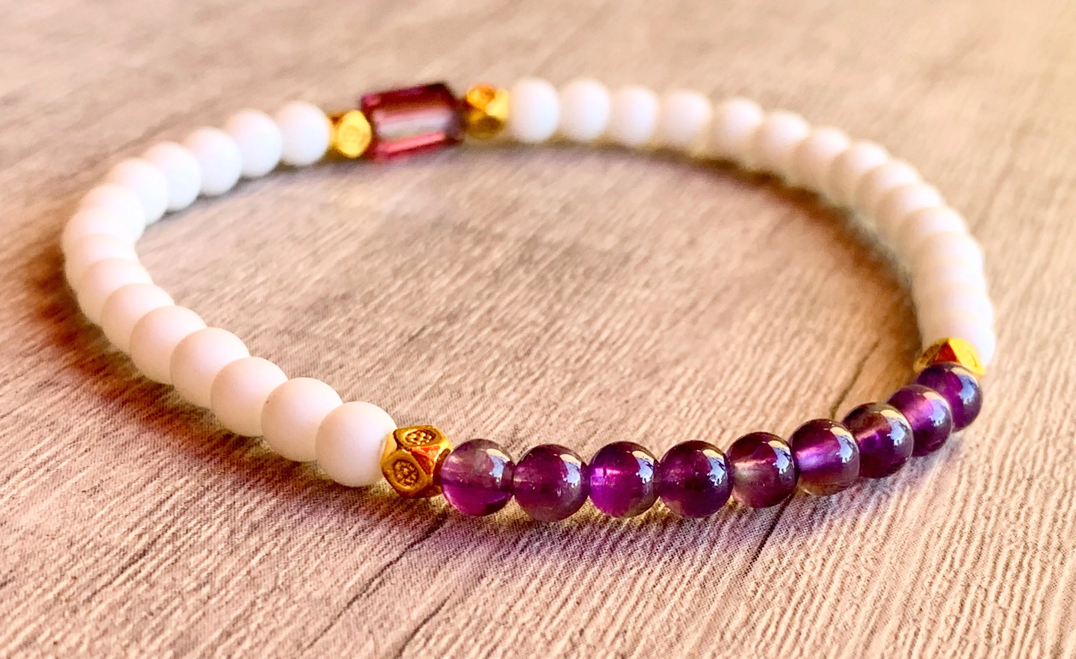 Emily Handmade White Matte Agate, Amethyst, and Austrian Crystal Expandable Bracelet