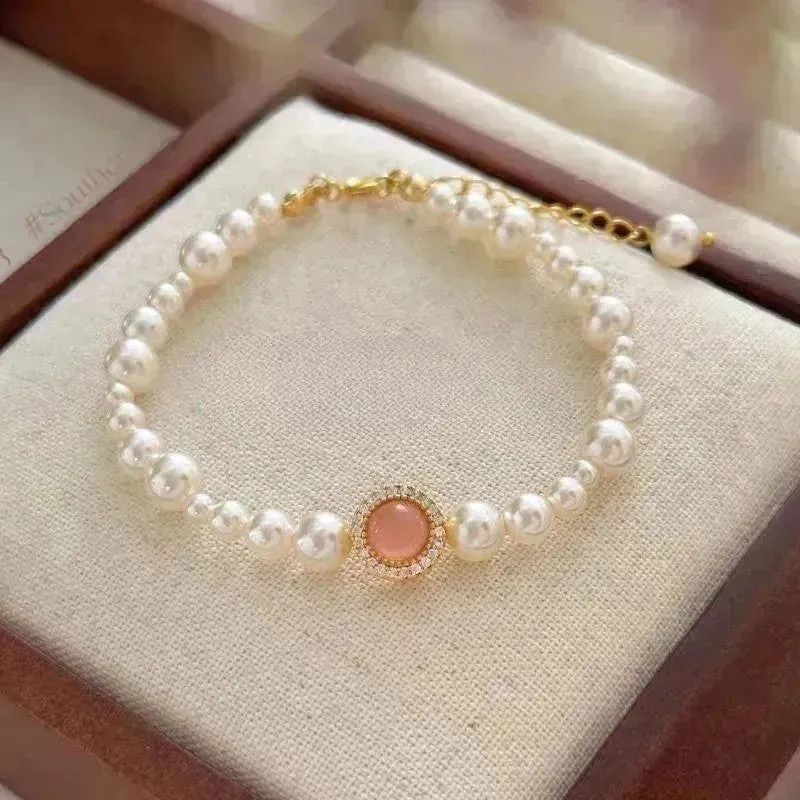 Exquisite Pearl Bracelets for Elegant Women.