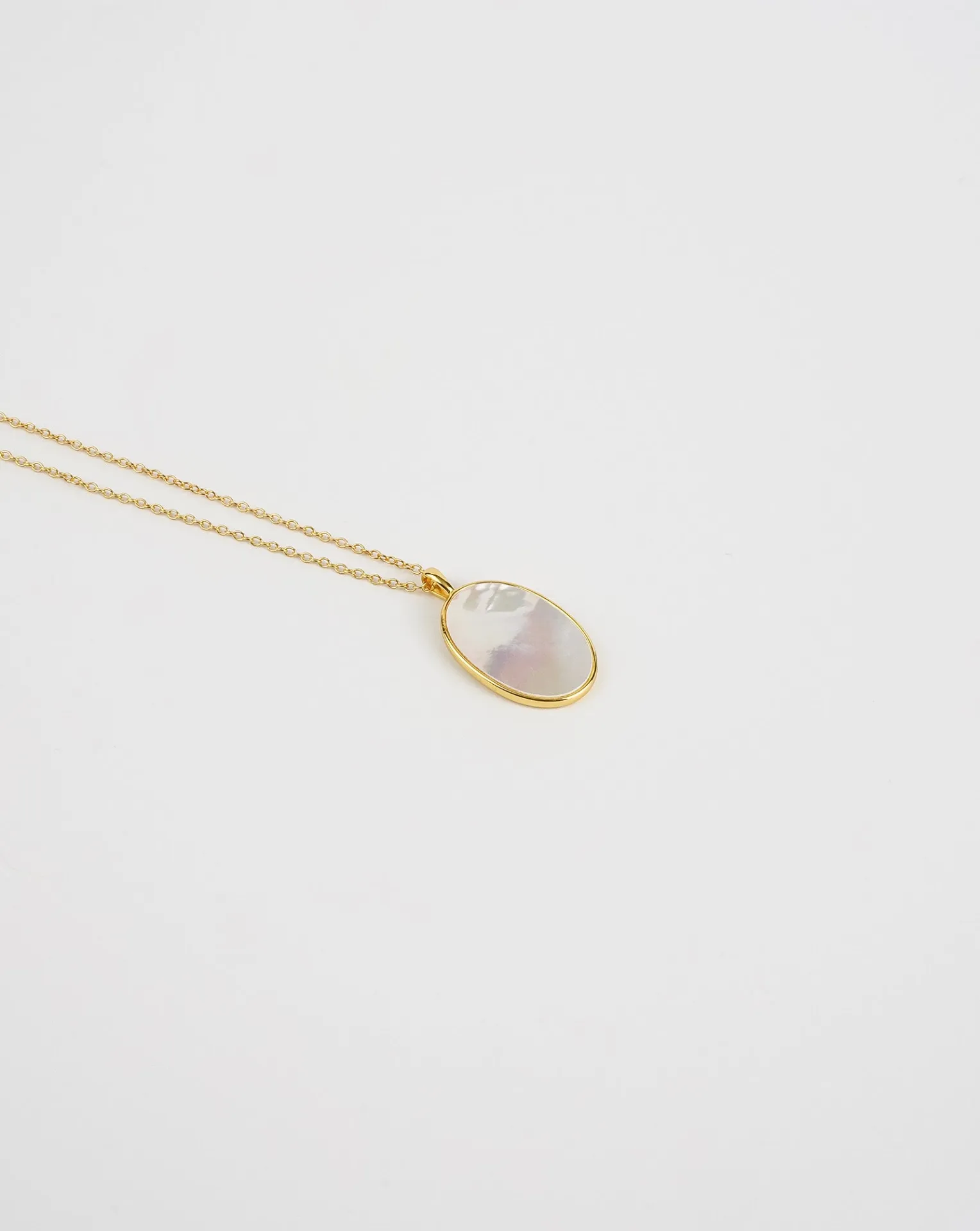 Flat Mother of Pearl Necklace - Exquisite Pendant Necklace