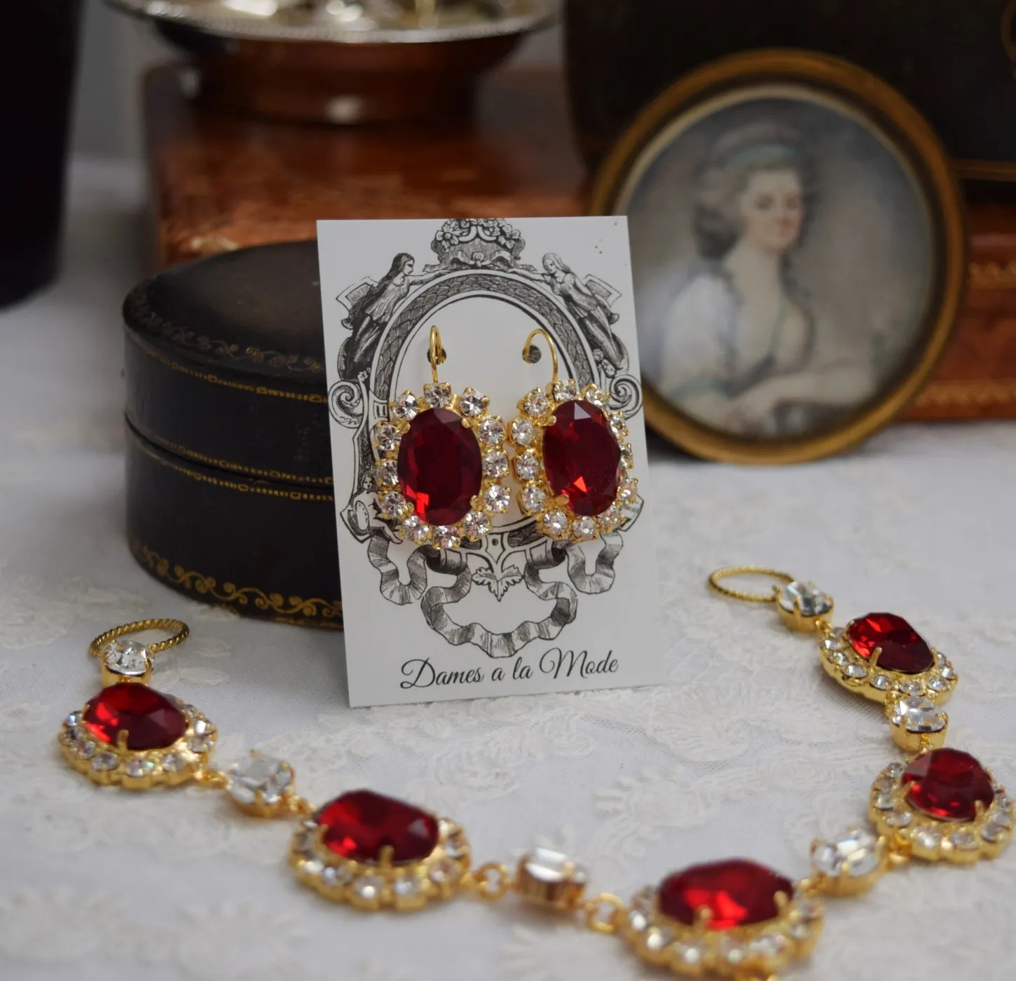 Garnet Aurora Crystal Halo Necklace with Teardrop - Large Oval