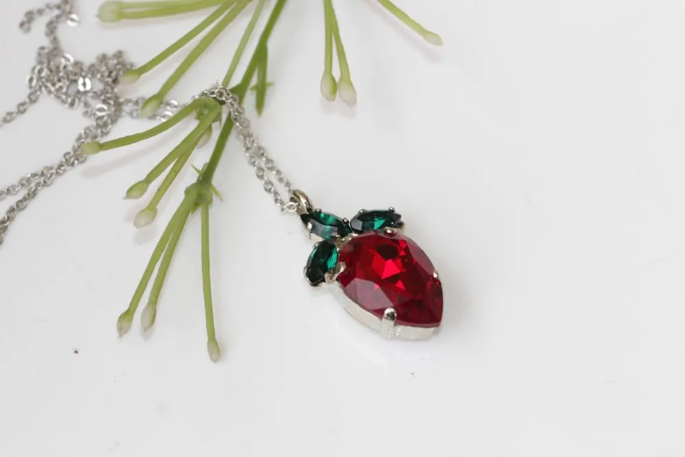 GARNET NECKLACE