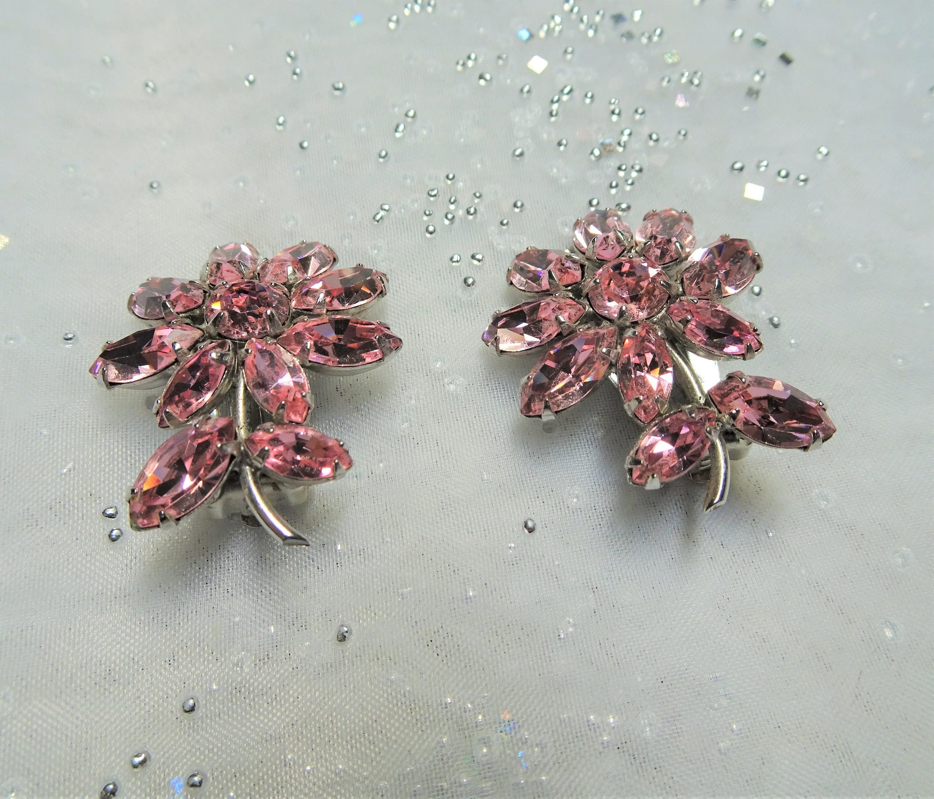 GLAMOROUS Vintage 50s SHERMAN Glass Earrings,Brilliant PINK Swarovski Floral Earrings,Sparkling Rhinestone Clip Ons,Collectible Jewelry