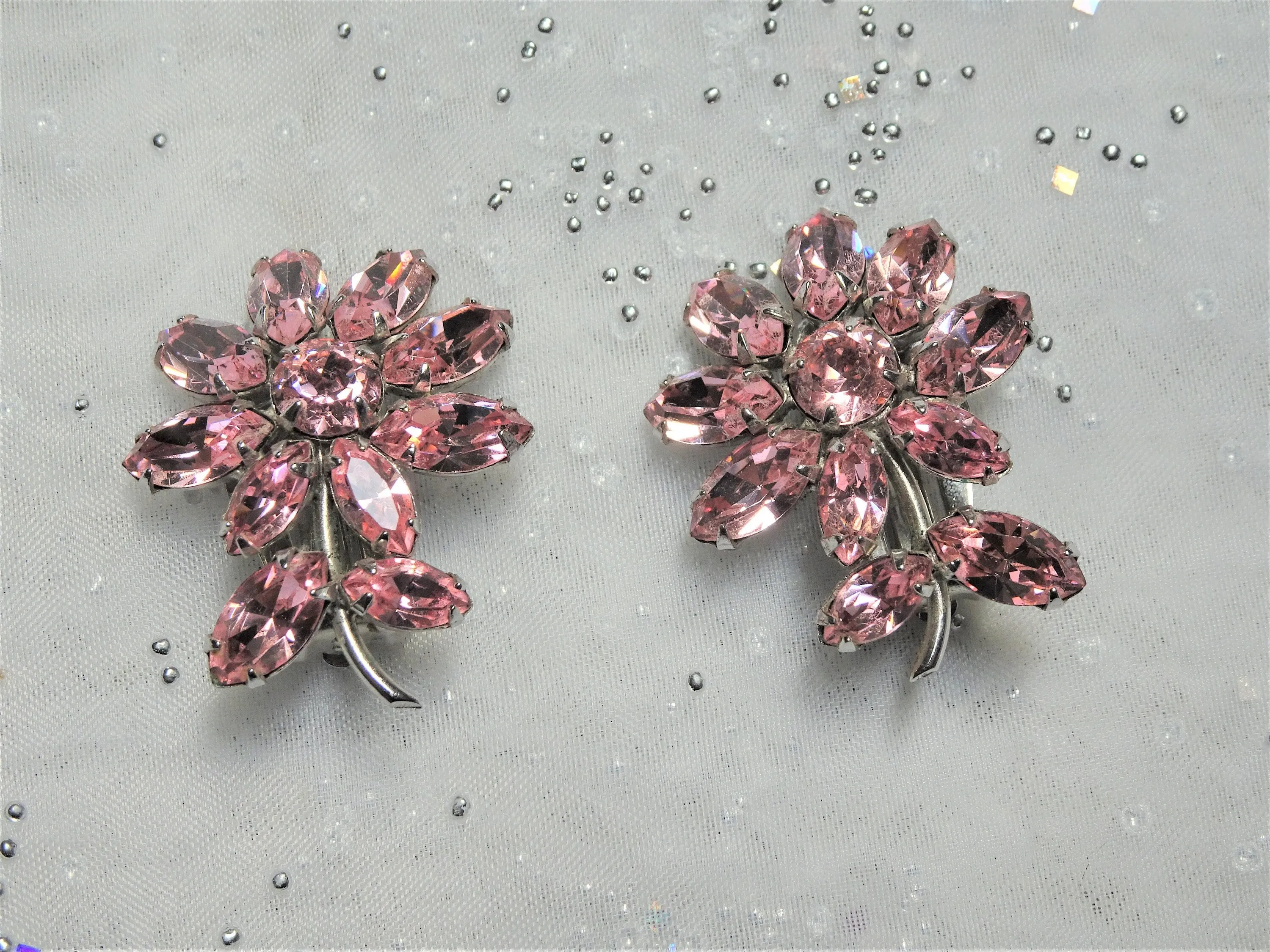 GLAMOROUS Vintage 50s SHERMAN Glass Earrings,Brilliant PINK Swarovski Floral Earrings,Sparkling Rhinestone Clip Ons,Collectible Jewelry