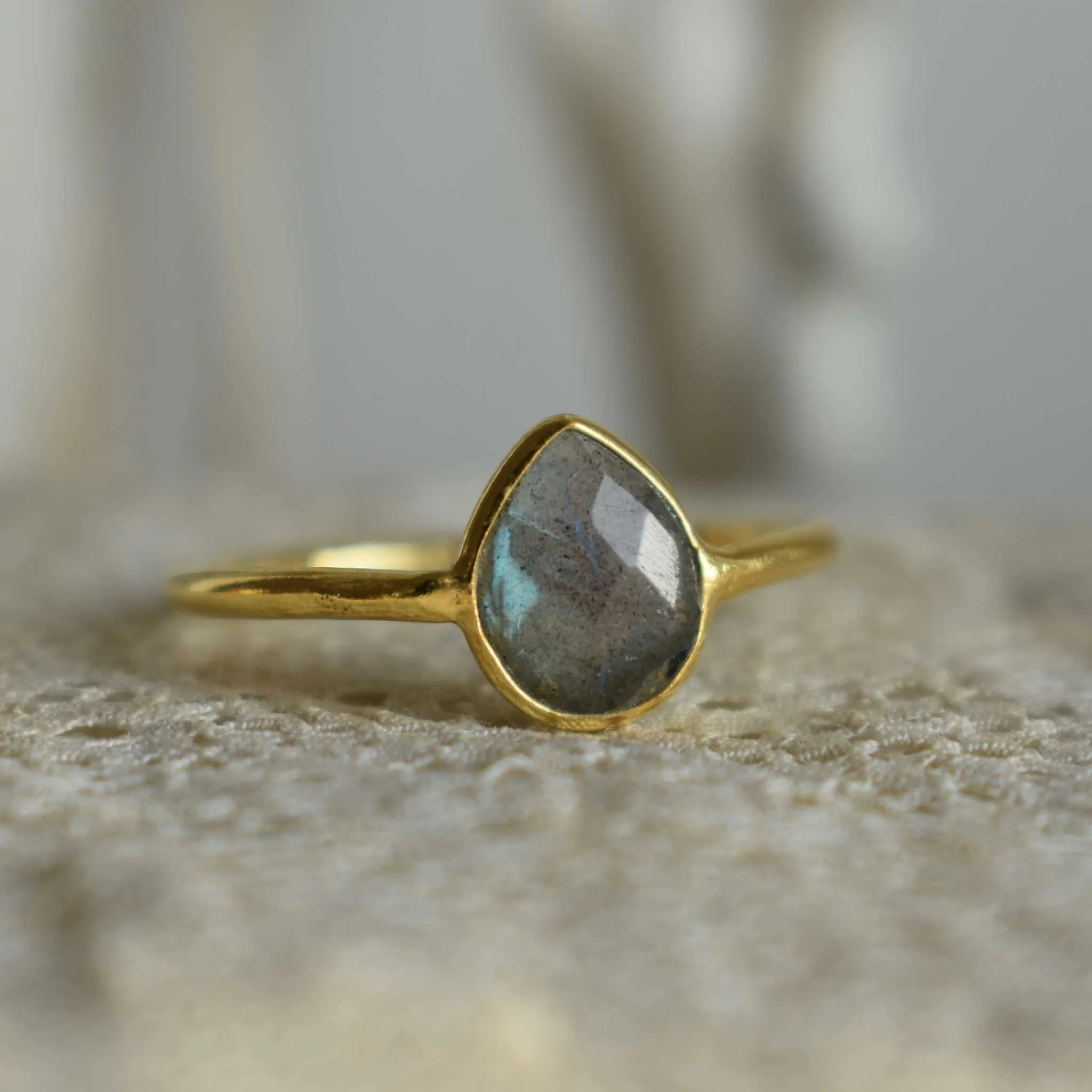 labradorite | ‘laia’ ring | 24k gold-plated