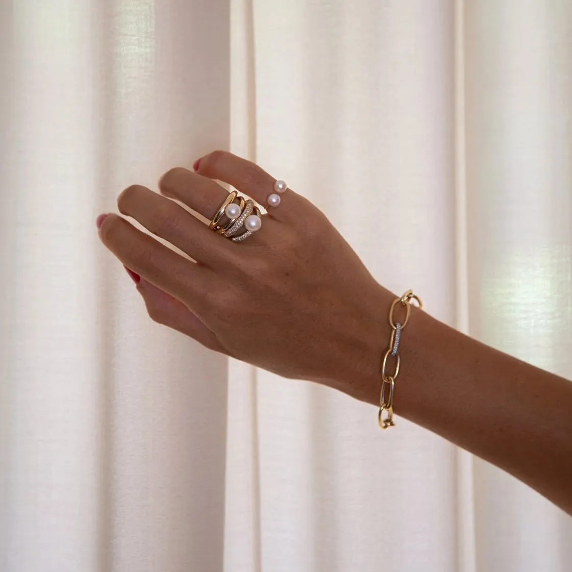 Long Rectangular Chain Bracelet with White Pavé Diamond Link