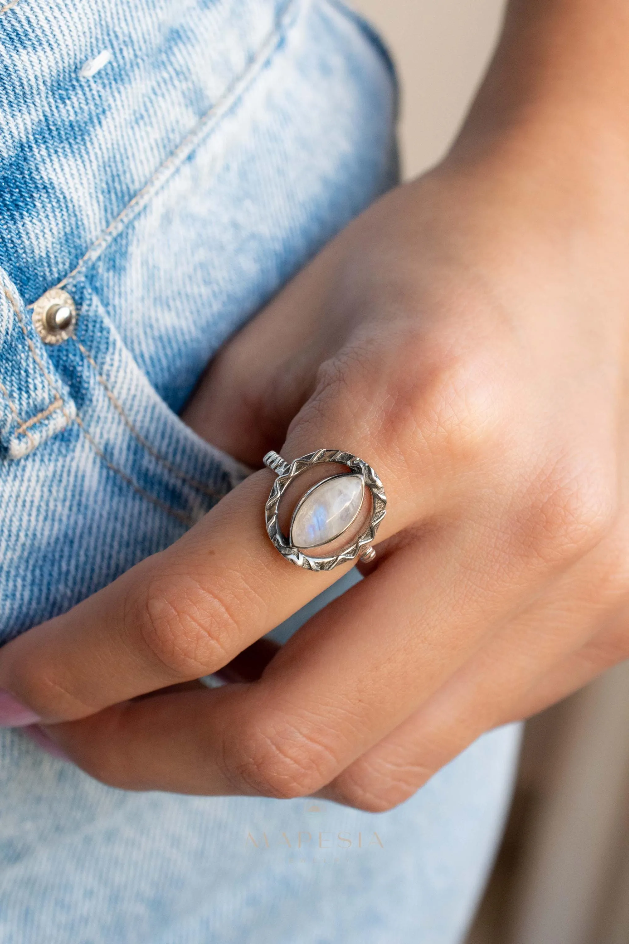 Moonstone Ring ~ Sterling Silver 925 ~ MR342