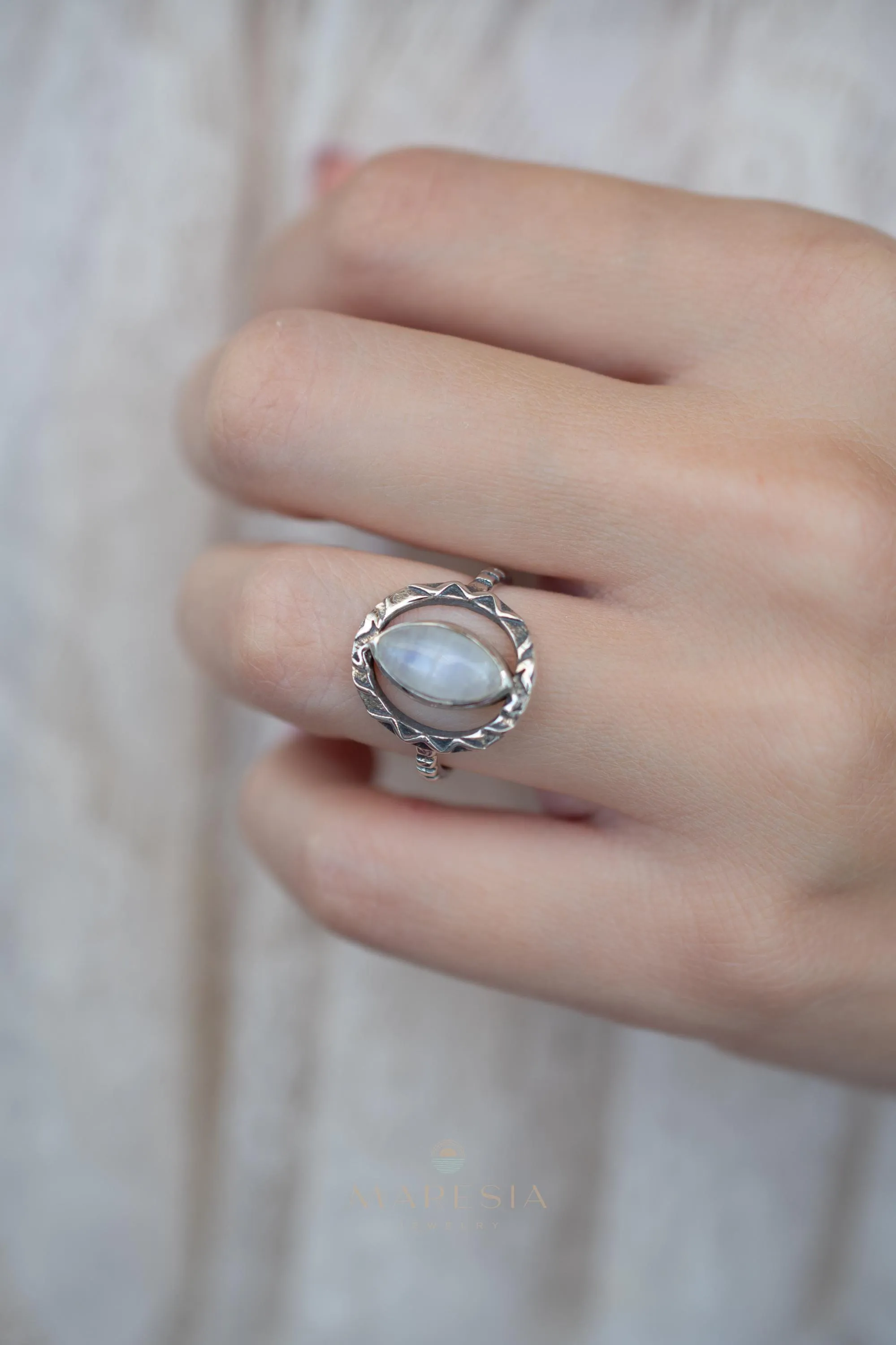 Moonstone Ring ~ Sterling Silver 925 ~ MR342