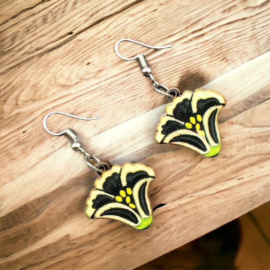 OLDTRIBES™ Painted Black Flower Wood Earrings