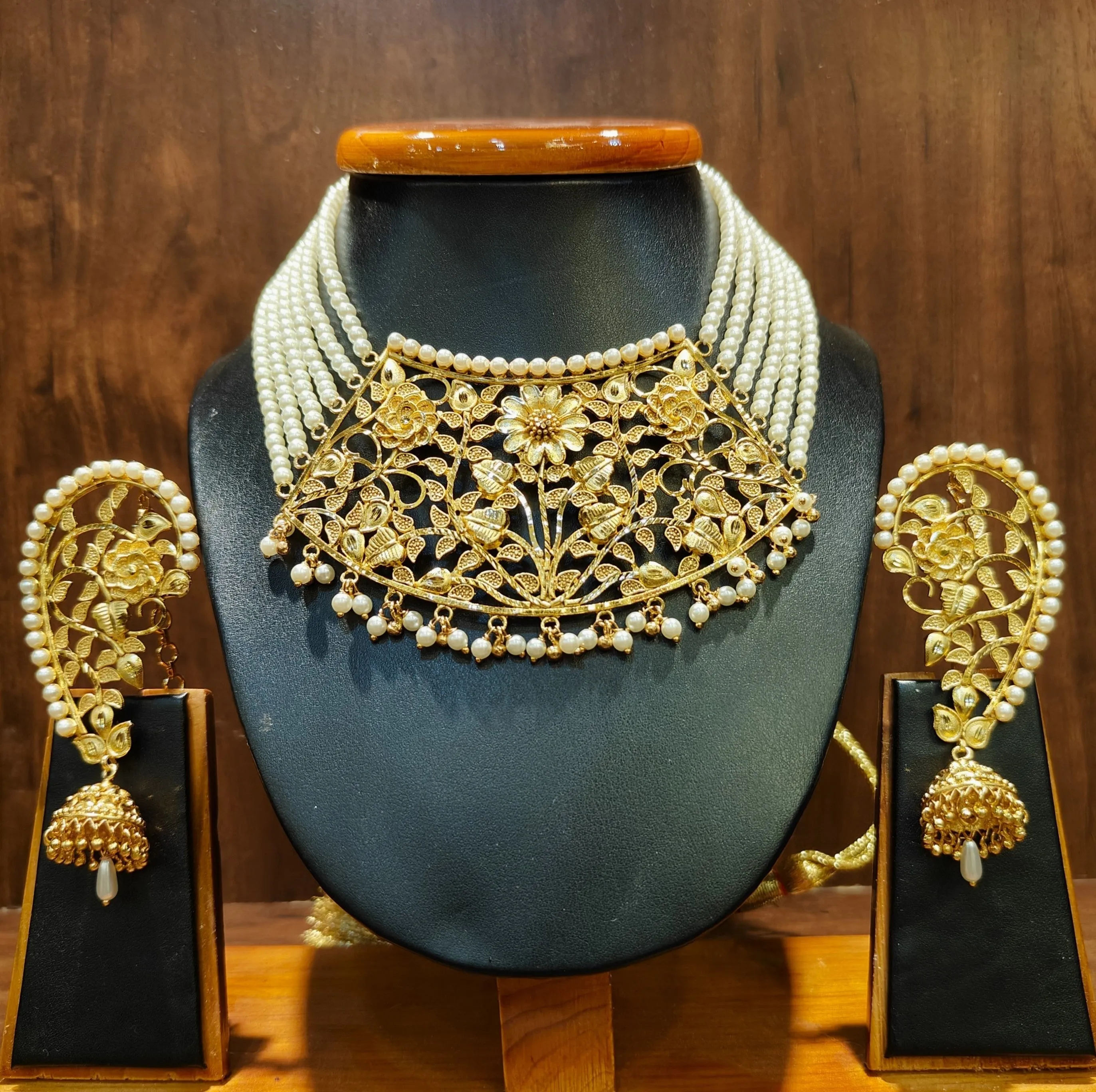 Rajendrani - Jaroa Beaded Necklace Set With Kaan