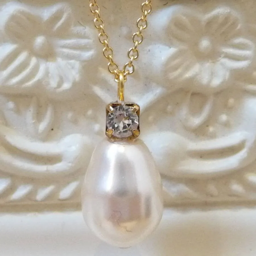 Rhinestone And Teardrop Pearl Pendant Necklace