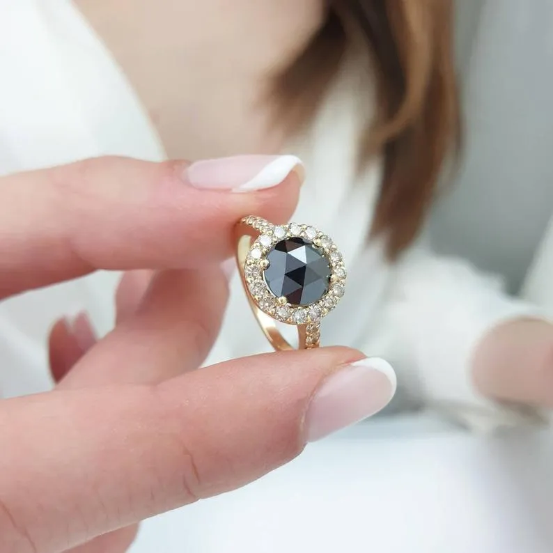 Rosetta with black and brown diamonds