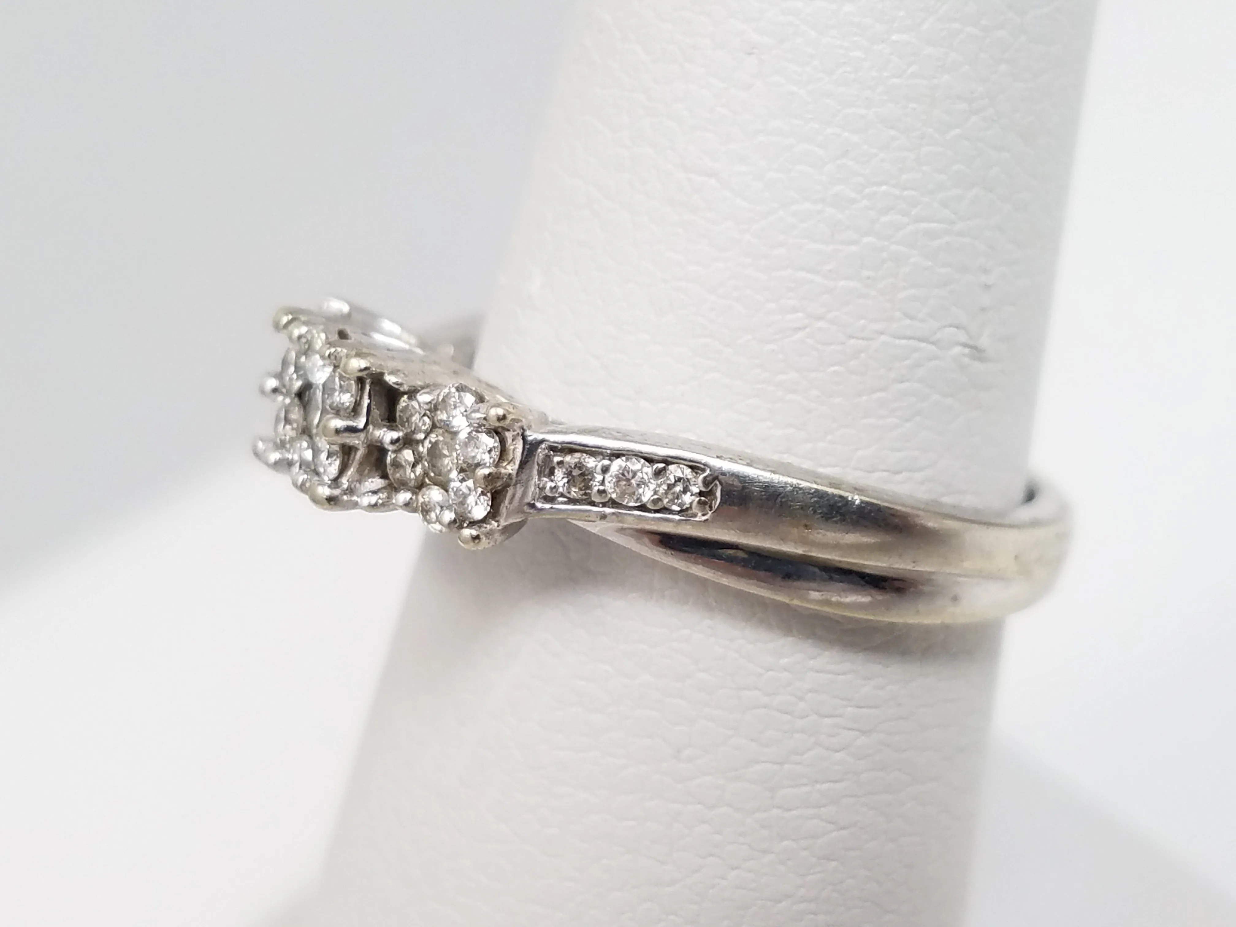 Sparkling 10k White Gold Natural Diamond Cluster Engagement Ring