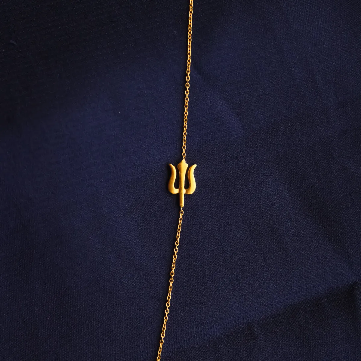 Trident Trishul Haathphool (Gold-plated)