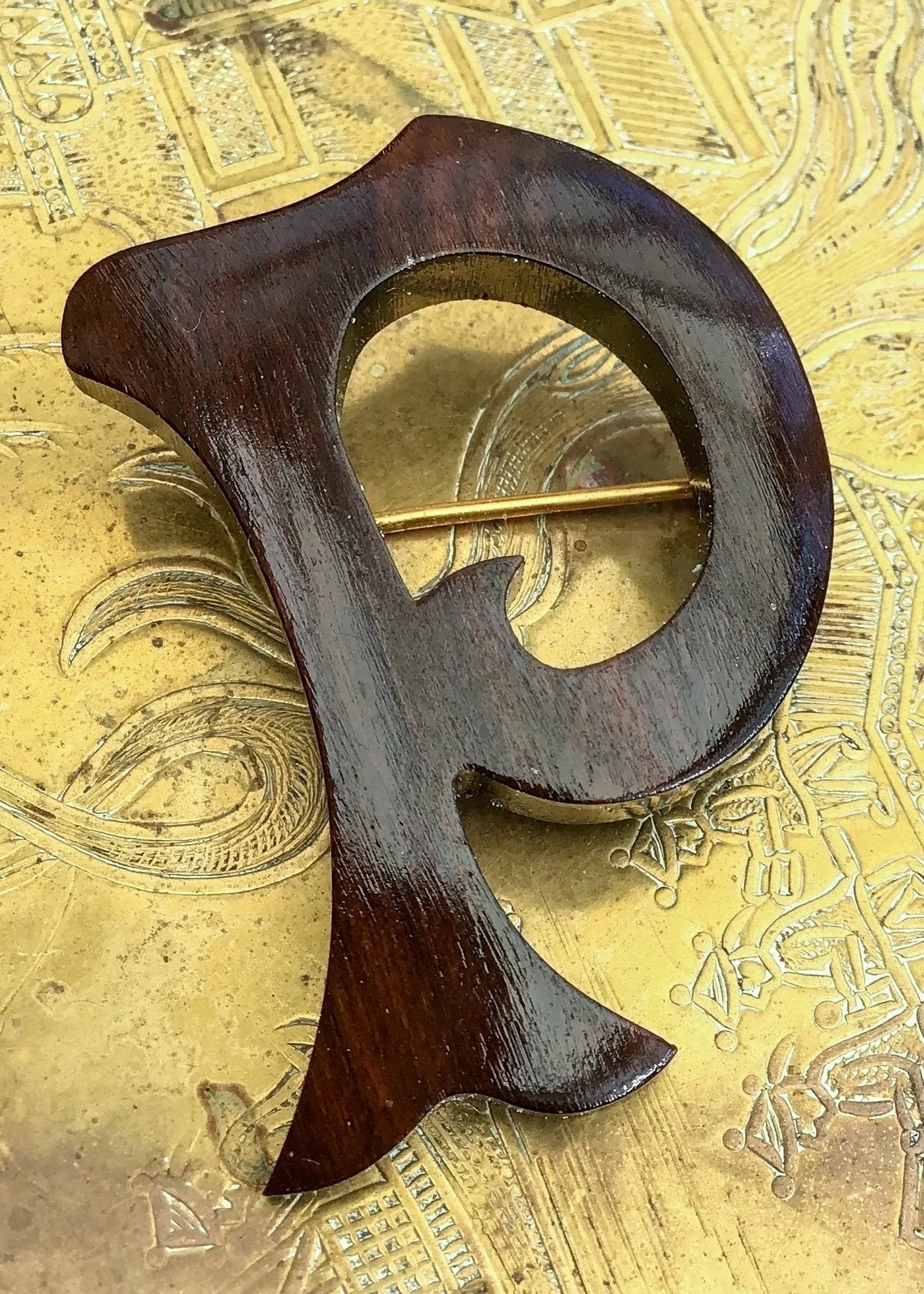 Vintage 40s Carved Wooden Brooch Pin of the Letter 'P'