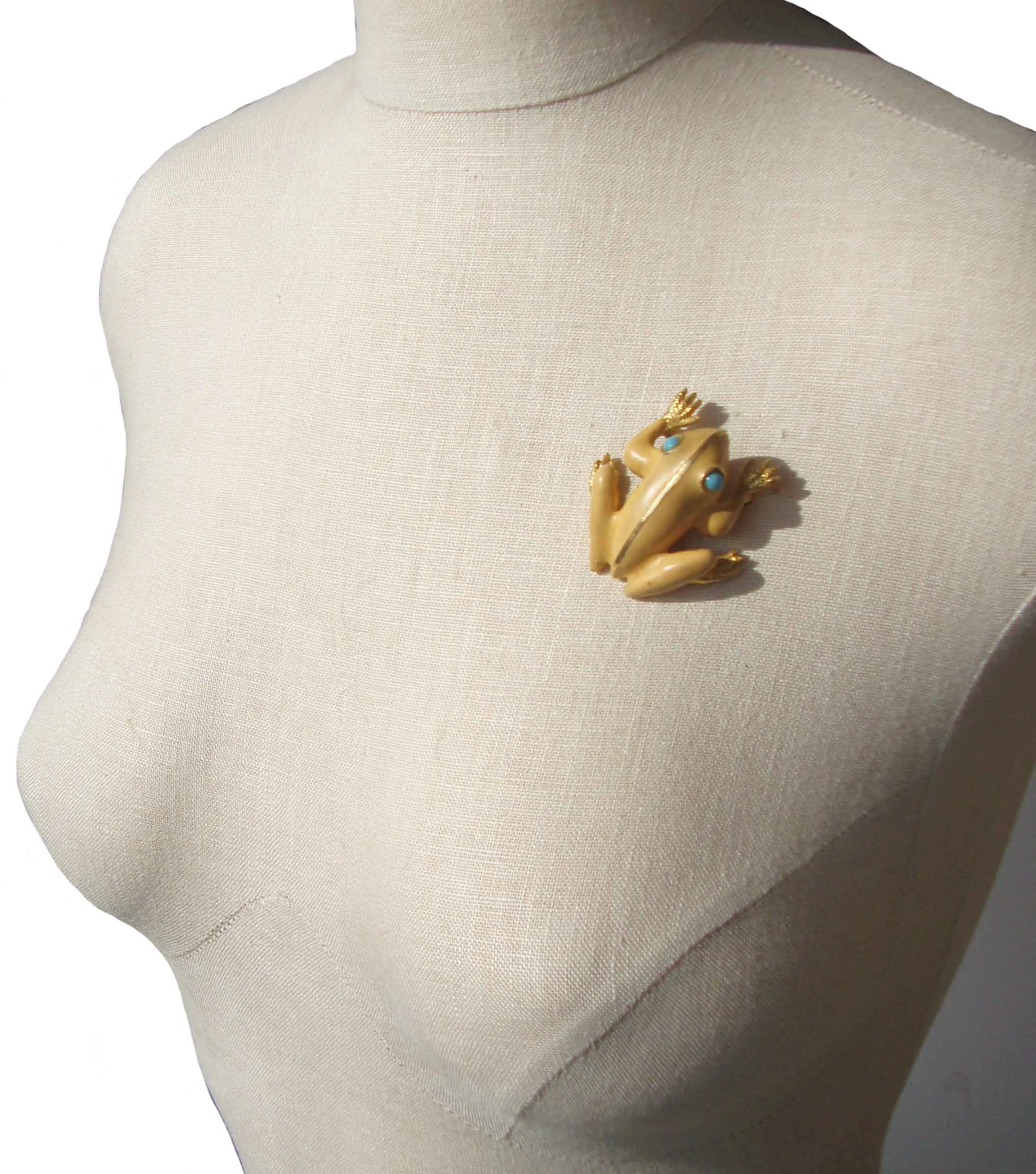 Vintage Frog Brooch Enameled Toad Novelty Pin