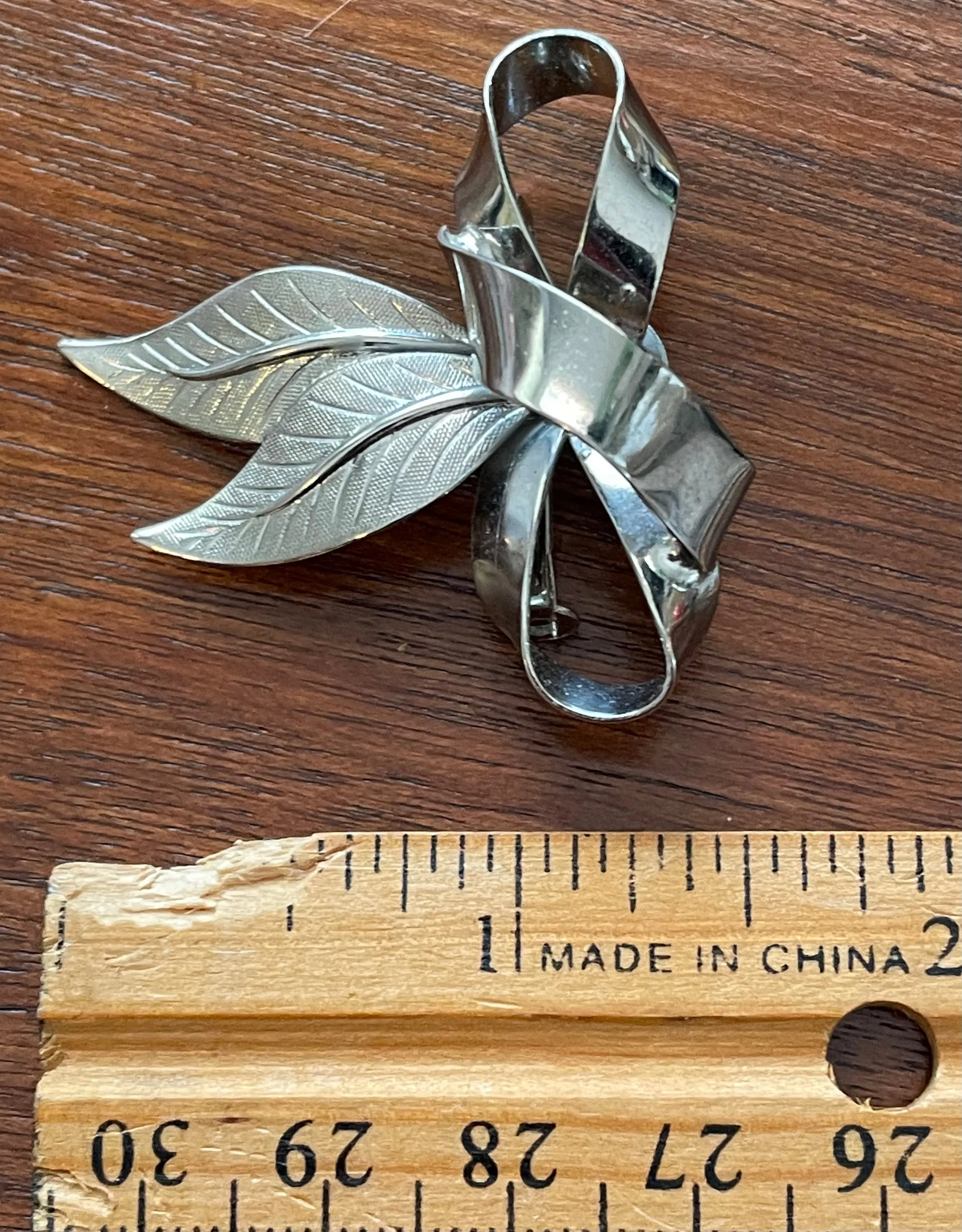 Vintage Silvertone Metal Bow Leaf Brooch Pin