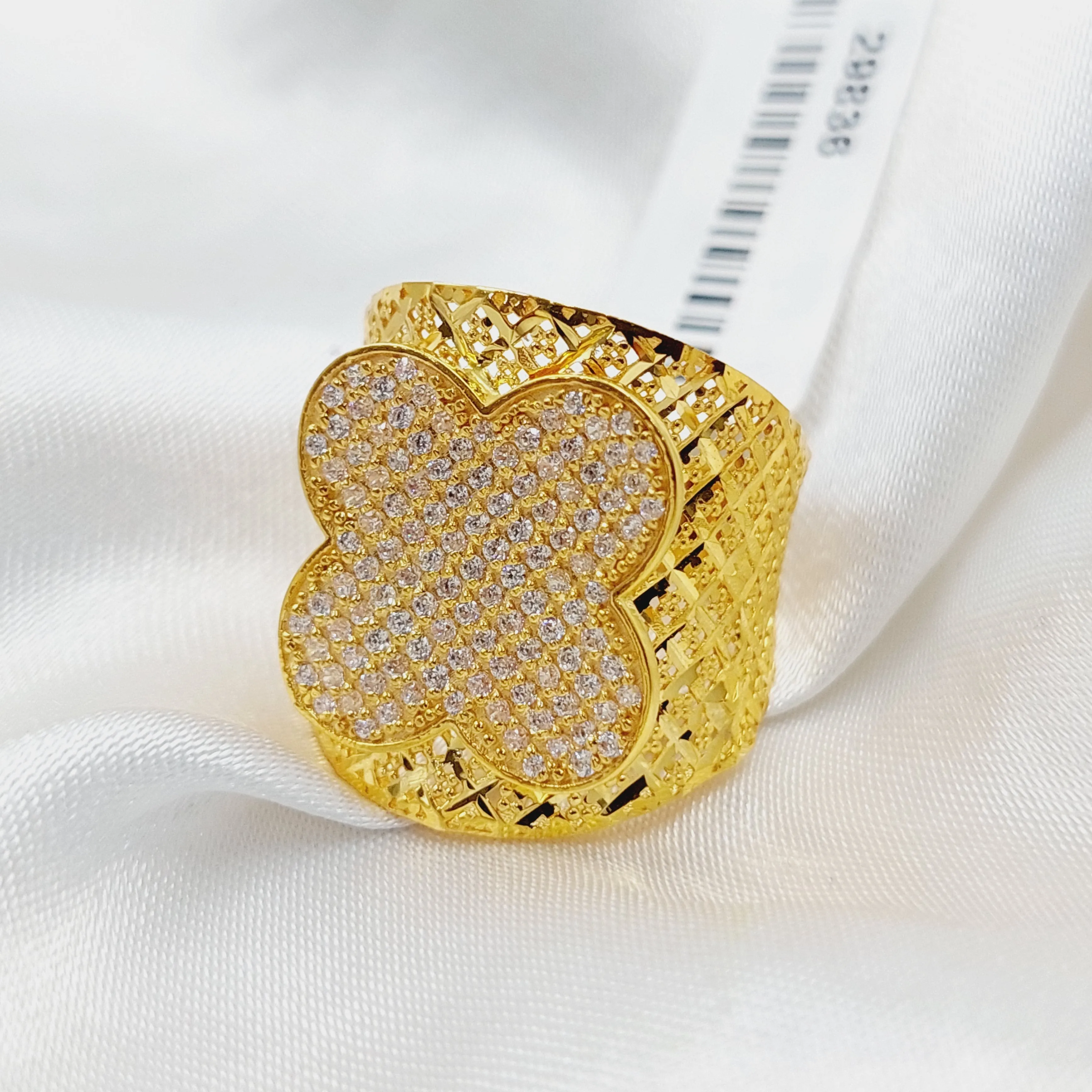 Zircon Studded Clover Ring